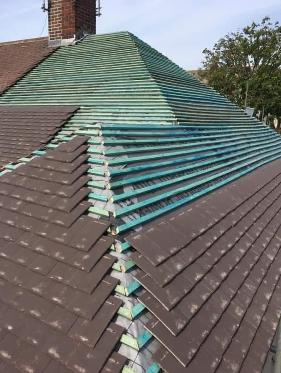Breathable membrane and treated battens laid out with the first tiles going up the hip